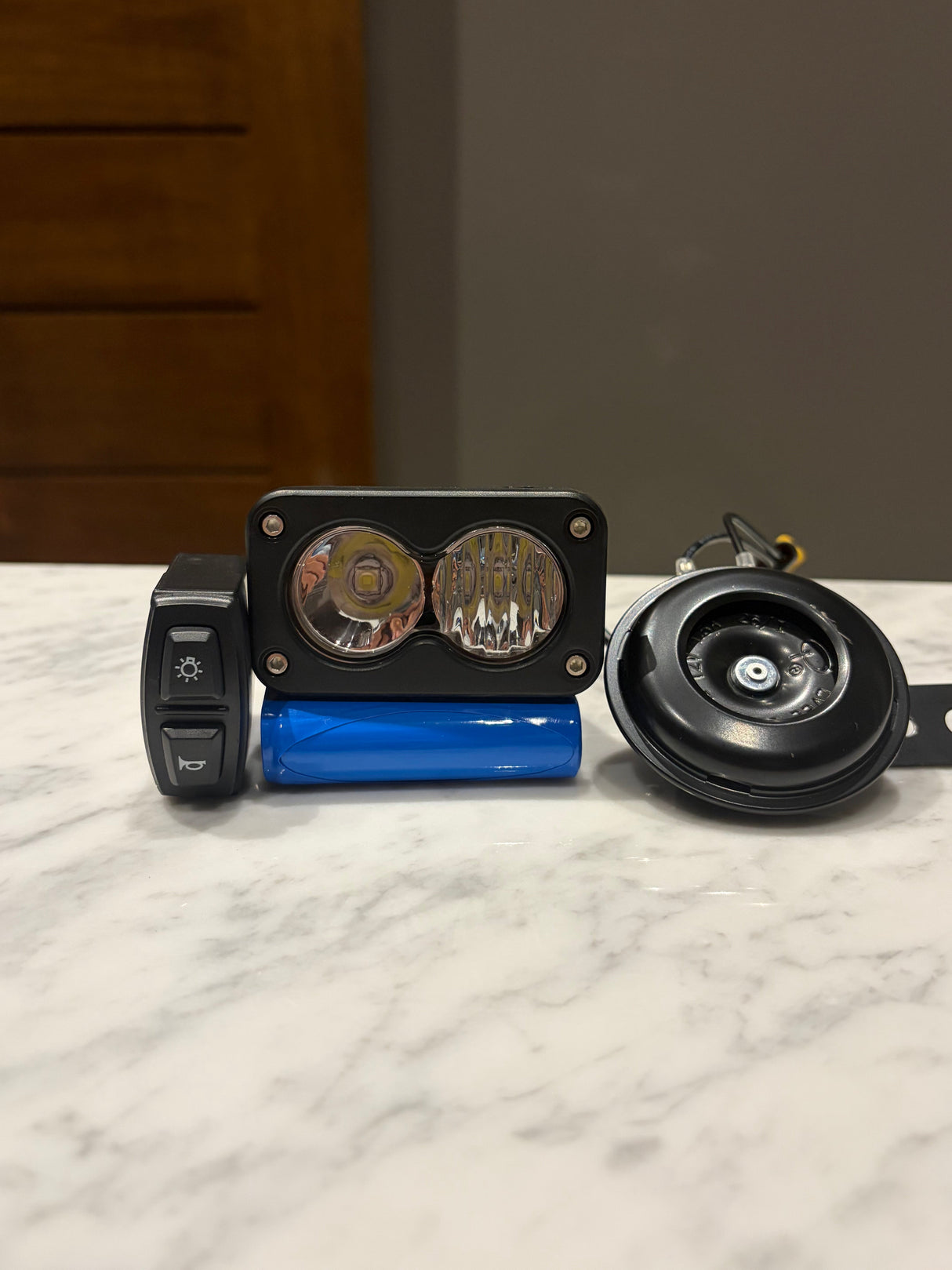 Baja light and horn combo rechargeable (comes with battery and charger) suitable for all bikes (also comes with a switch for both horn and Baja)