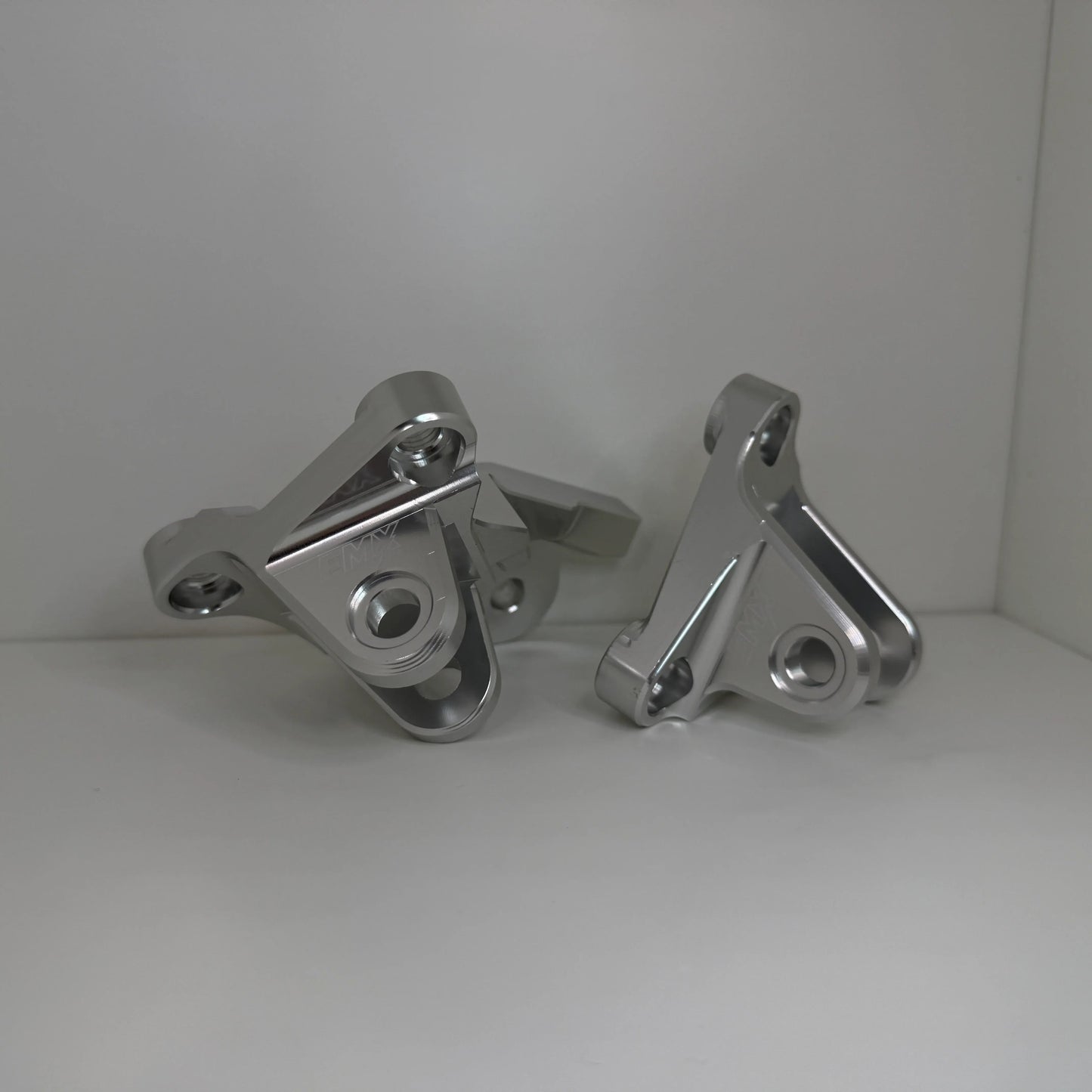 Chrome Ultra Bee Peg Mount