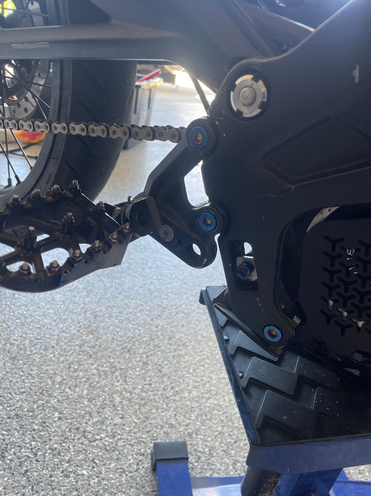 E-Moto peg bracket bolts(4 pc)