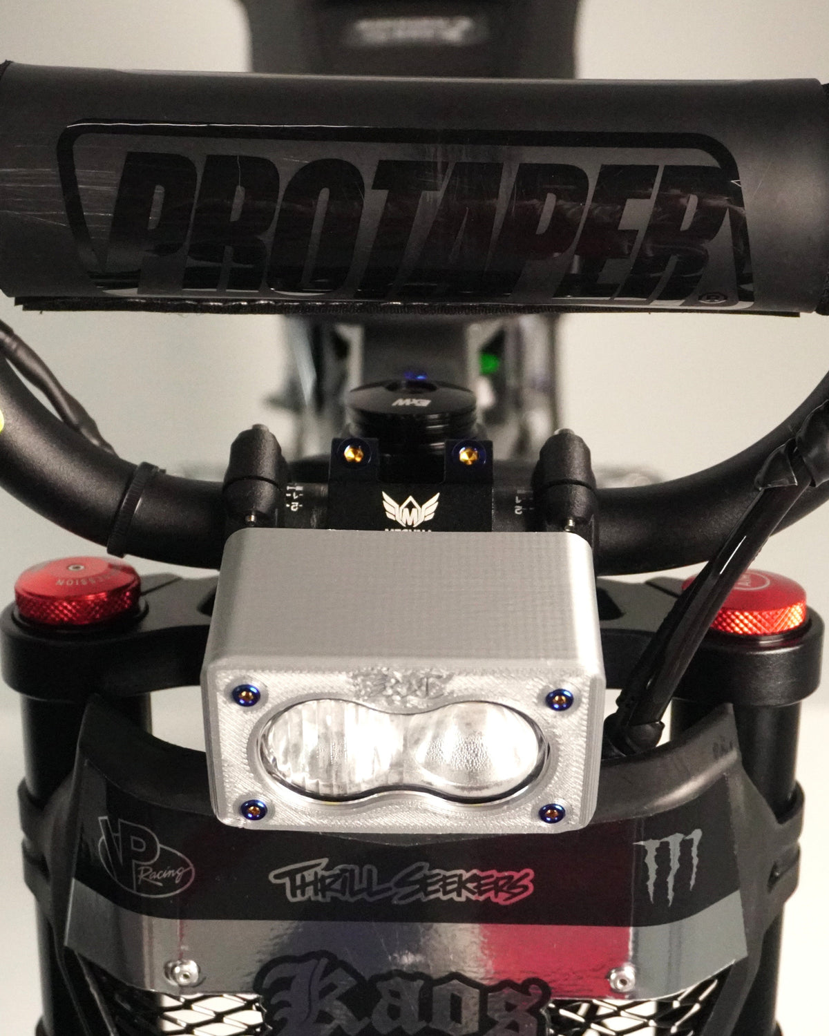 Fully Universal Light Mount