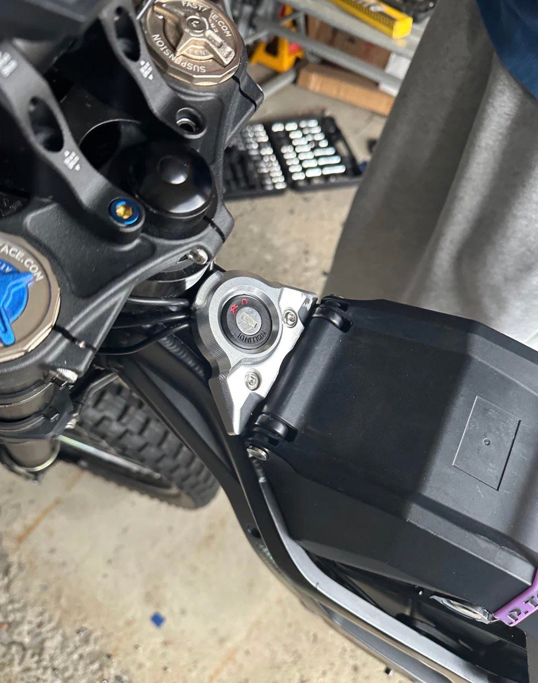 chrome key ignition (79 Bikes)