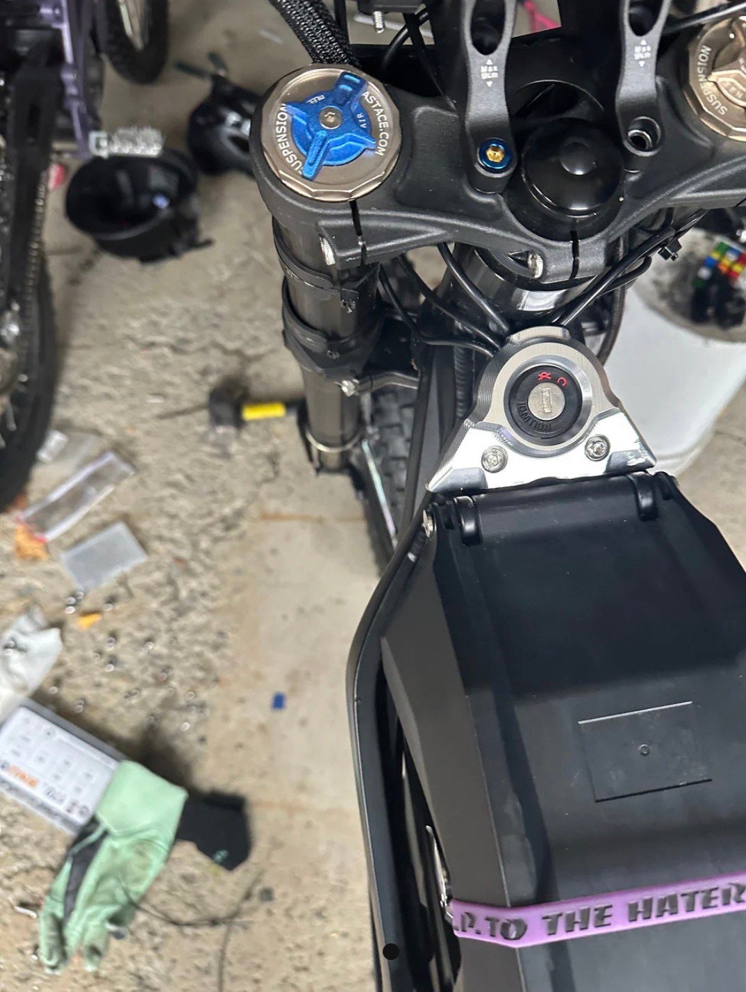 chrome key ignition (79 Bikes)